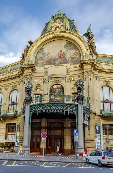 Муніципальний будинок, побудований в 1911 році в Празі. — стокове фото