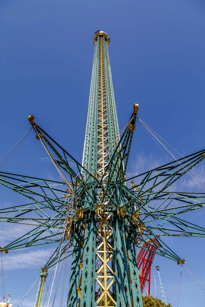 Vertical Swing Prater Parque de atracciones —  Fotos de Stock