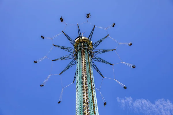 Vertical Swing Prater Parque de atracciones —  Fotos de Stock