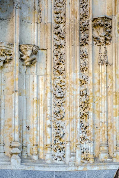 Statue ist der berühmte Astronaut die Kathedrale von Salamanca — Stockfoto