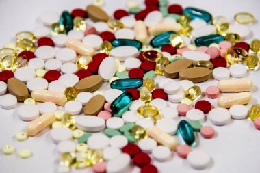 Çeşitli ilaç tıp