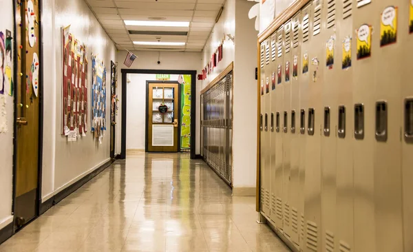 Schulkonzept Flure Mit Spinden Ohne Schüler — Stockfoto