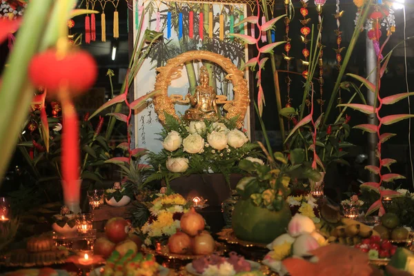 Dios Chino de la Misericordia en la Mesa — Foto de Stock