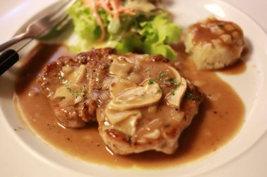 ızgara domuz biftek