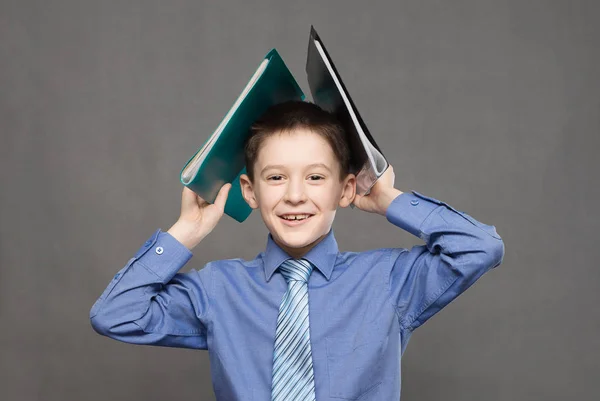 Porträt eines Schuljungen — Stockfoto