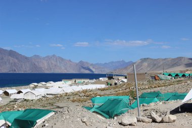 cazip dağ manzarası ve bulutlar