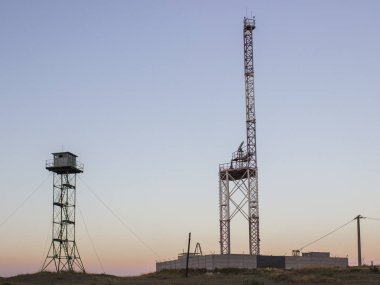 küçük bir güç istasyonu ve bir kulesini. Rusya'nın teknoloji