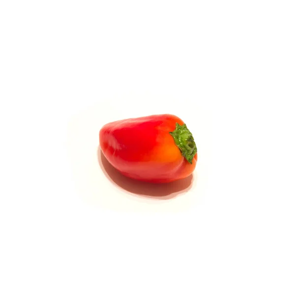 Deliciosa pimenta vermelha no fundo branco, isolar foto de comida — Fotografia de Stock
