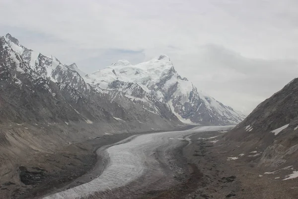 Prachtige berglandschap. wilde natuur van Noord-india — Stockfoto