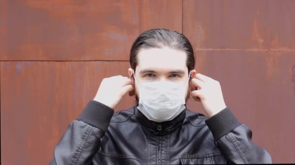 Adult Man Disposable Mask Sneezes Instructions How Wear Respirator Mask — Stock Video