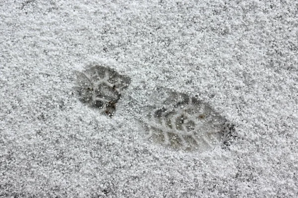 Fußabdrücke Eines Mannes Neuschnee Wechselhaftes Wetter Aufgrund Der Globalen Erwärmung — Stockfoto