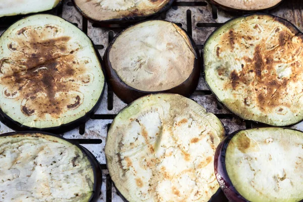 Deliziose Melanzane Viene Affettato Fritto Sulla Griglia Cucina Vegetariana Cibo — Foto Stock