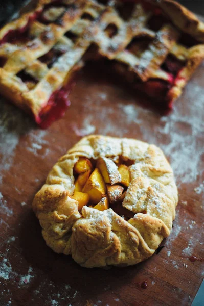 Tarta con melocotones — Foto de Stock