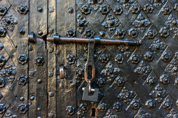 Старый Средневековый Фон Металлических Ворот — стоковое фото