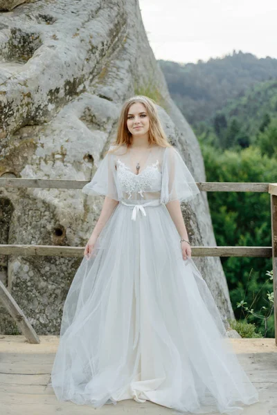 Ritratto Sposa Montagna — Foto Stock