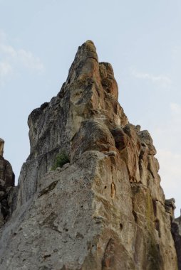 Güzel manzara. Gerçekten dik dağlar. Zirve