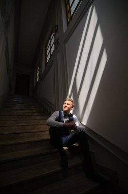 Düğün töreninden önce damat portresi..