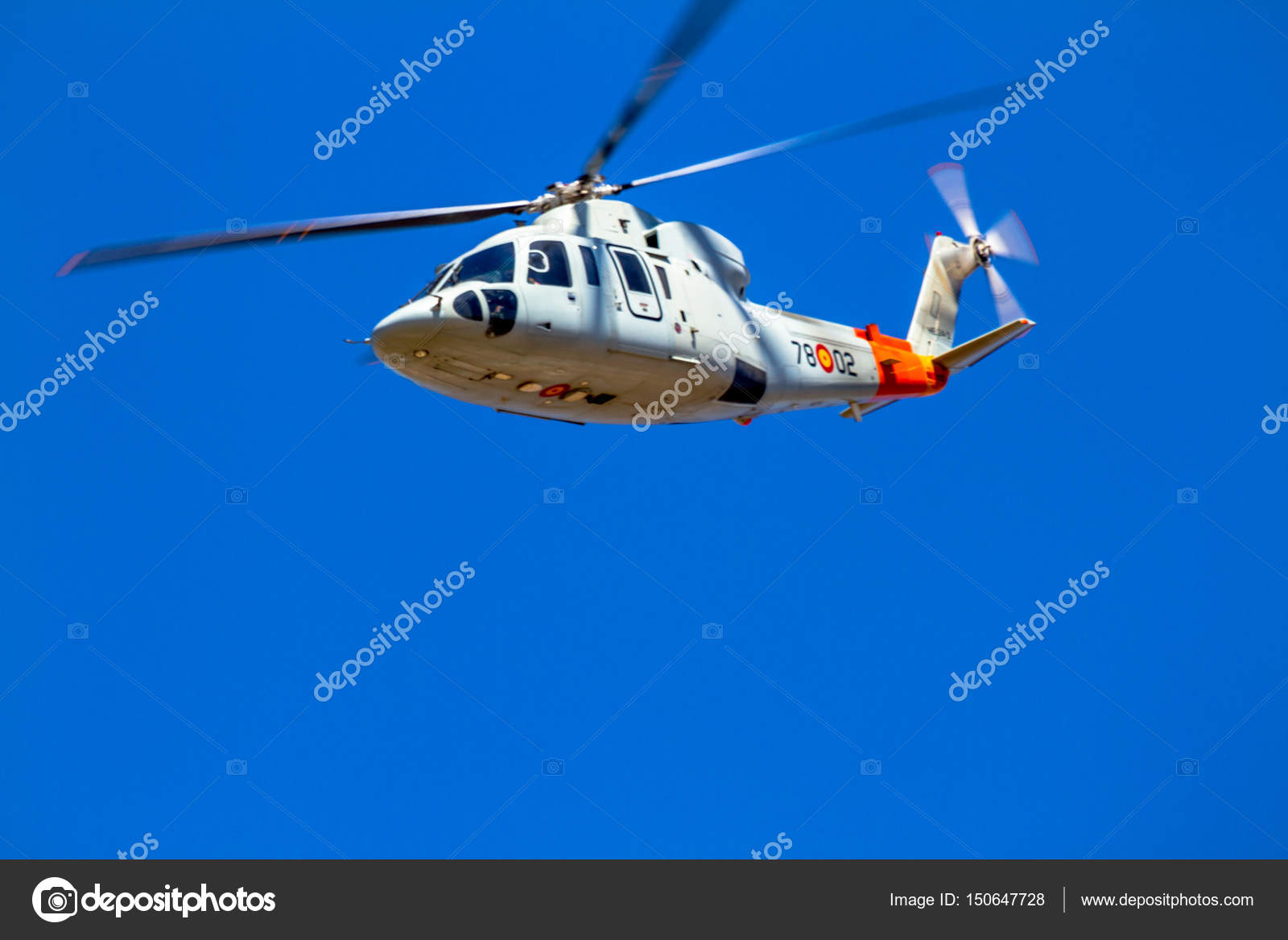 Helicóptero Sikorsky S-76C — Foto editorial de stock #150647728 ©viledevil, image size:1600x1167