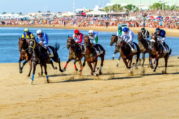 Corrida de cavalos em Sanlucar de Barrameda — Fotografia de Stock