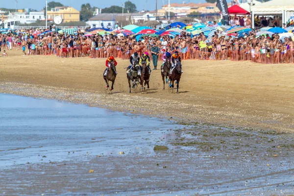 Horse race op sanlucar van barrameda — Stockfoto