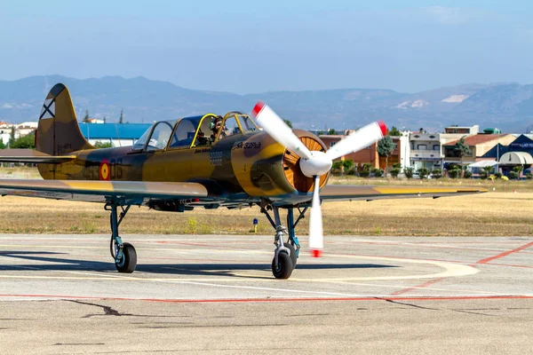 Uçak yakovlev yak-52 — Stok fotoğraf