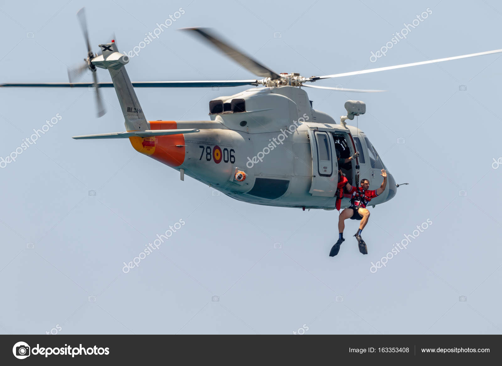 シコルスキー s-76 c ヘリコプターします。 - ストック編集用写真 ...