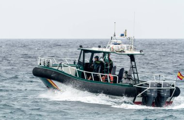 Guardia iç Sahil Güvenlik devriyesi