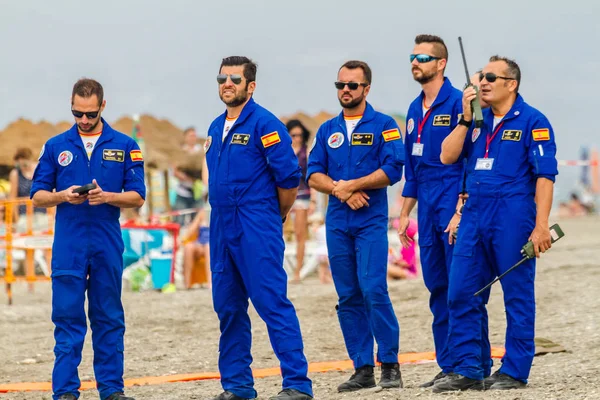 Paracaidistas de PAPEA en exhibición aérea — Foto de Stock