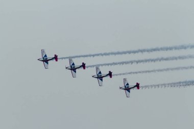 Uçak Alpi öncü 300 öncü takım