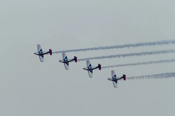 Vliegtuigen Alpi pionier 300 van Pioneer team — Stockfoto