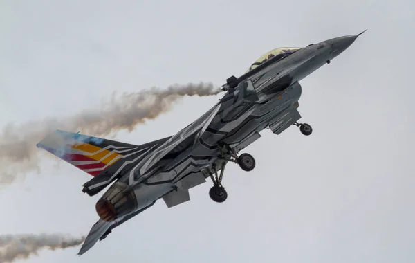 Aircraft F-16 Belgian solo display — Stock Photo, Image