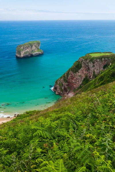 Ballota beach adacık Castro ile — Stok fotoğraf