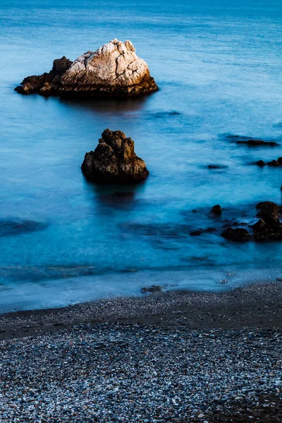 Пляжу Торре де ла Сал, Касарес, Малага, Іспанія — стокове фото