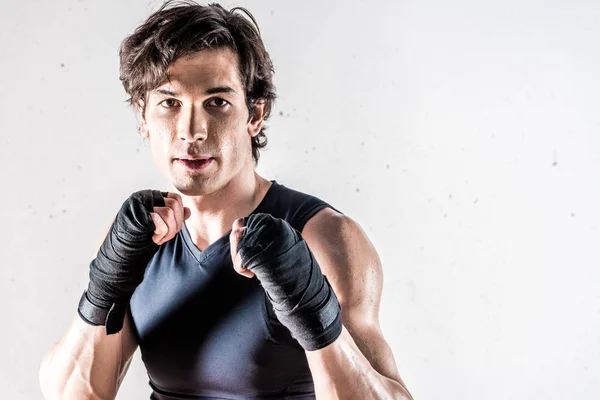 Lutador de kickbox muscular — Fotografia de Stock