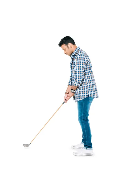 Hombre afroamericano jugando al golf - foto de stock