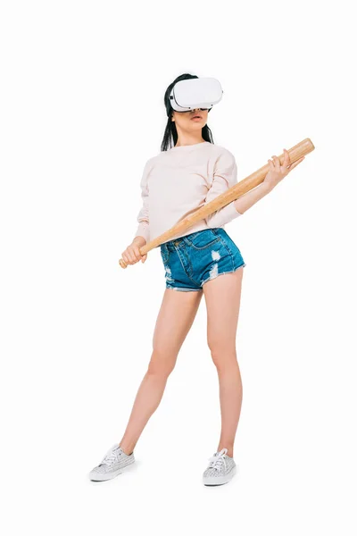 Frau im Virtual-Reality-Headset mit Fledermaus — Stockfoto