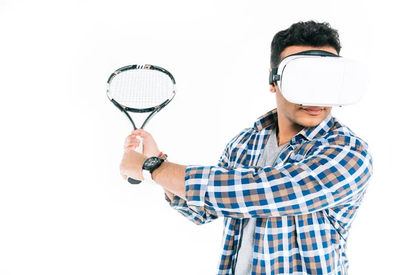 Homem jogando tênis em realidade virtual — Fotografia de Stock