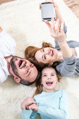 Aile selfie yapma