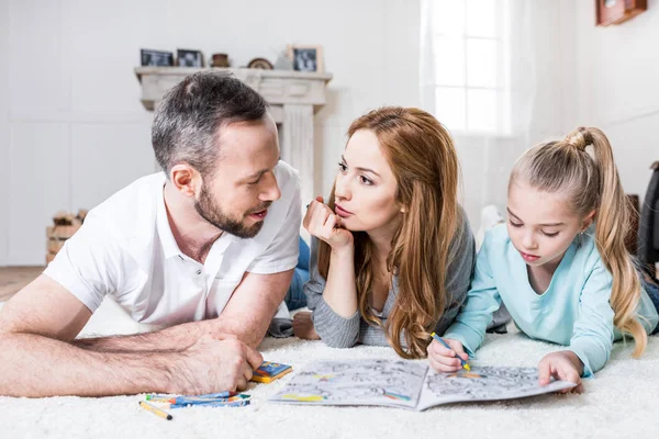 Young family drawing — Stock Photo, Image