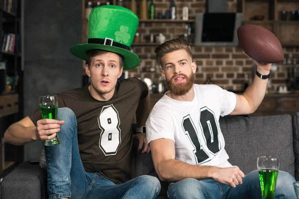 Homens celebrando dia st patricks — Fotografia de Stock