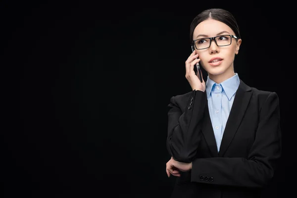 Businesswoman pomocí smartphonu — Stock fotografie zdarma