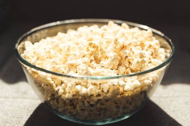 popcorn in glass bowl clipart
