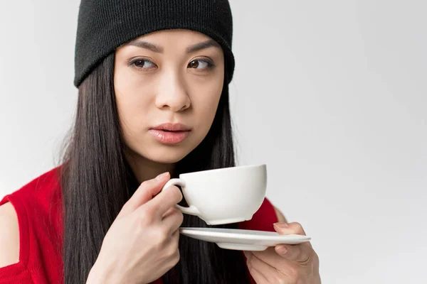 티 컵과 아시아 여자 — 스톡 사진