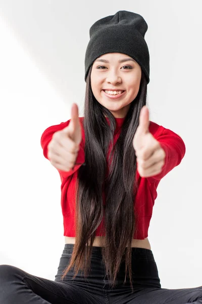 Woman showing thumbs up — Free Stock Photo