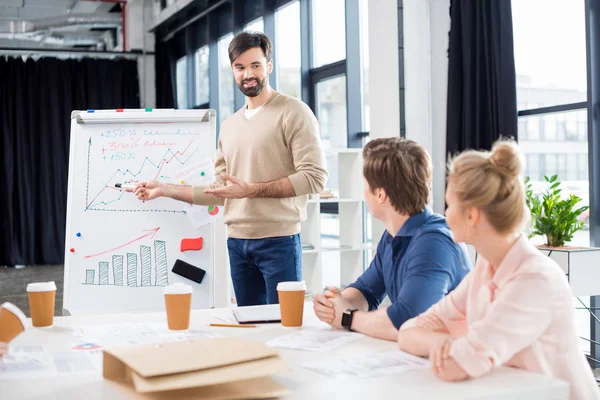 Gente de negocios en reunión — Foto de Stock