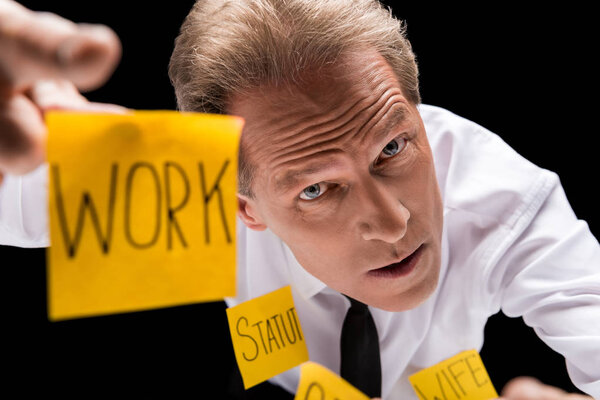 подчеркнул бизнесмен с липкими нотами
 