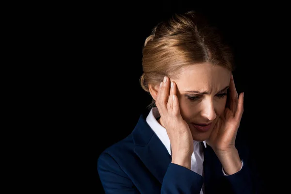 Müde Geschäftsfrau mit Kopfschmerzen — Stockfoto