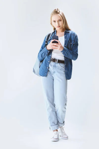白种人少女与智能手机 — 图库照片
