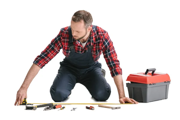 Trabajador de la construcción con caja de herramientas — Foto de Stock