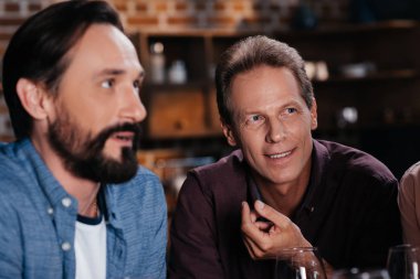 Orta yaşlı erkekler